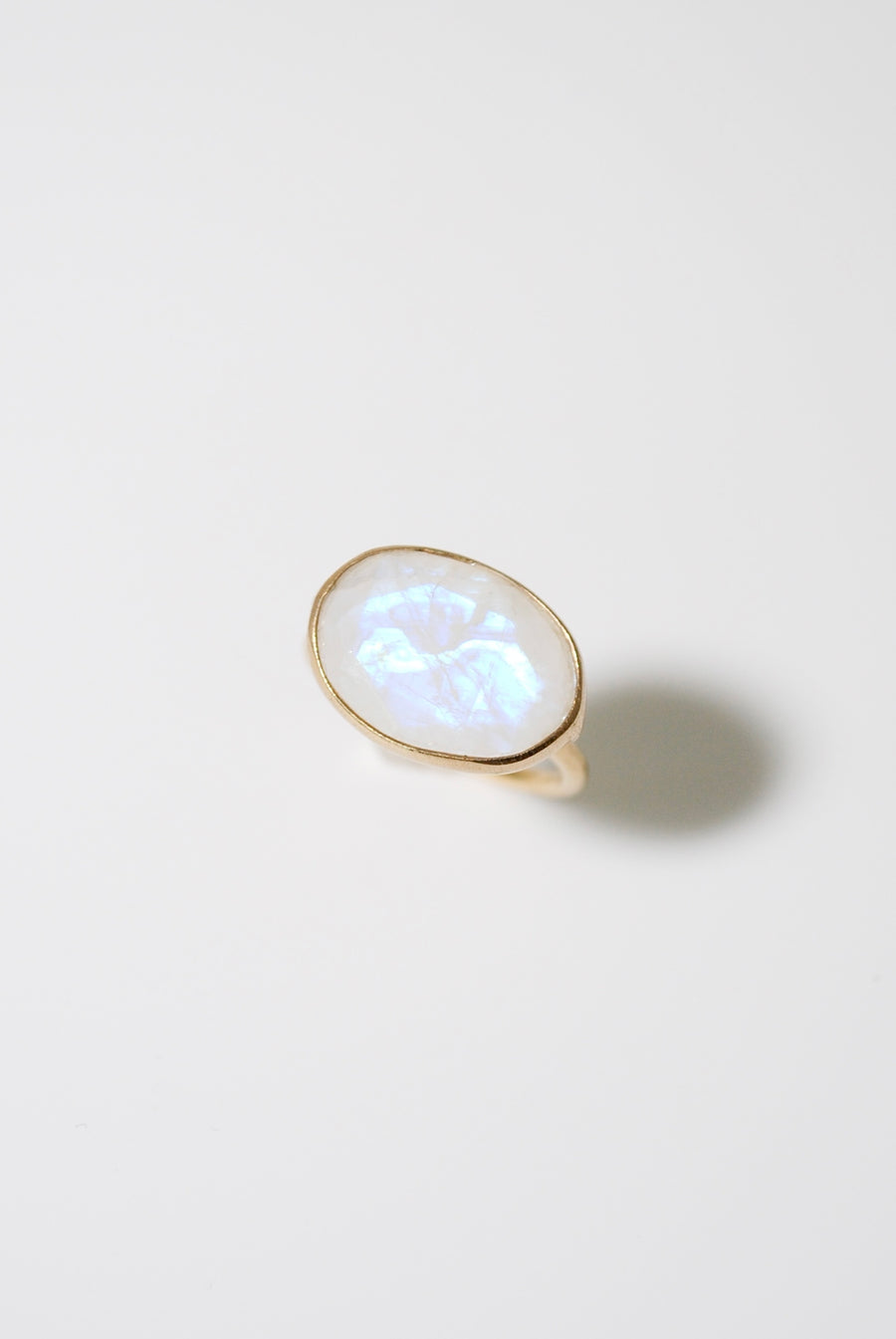 レインボームーンストーン(gold)：oval flower ring