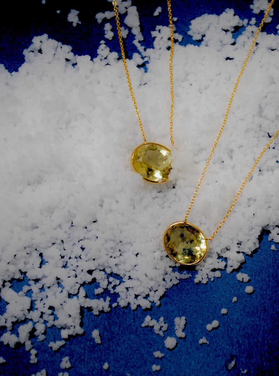 ゴールデングリーン(gold)：oval flower necklace